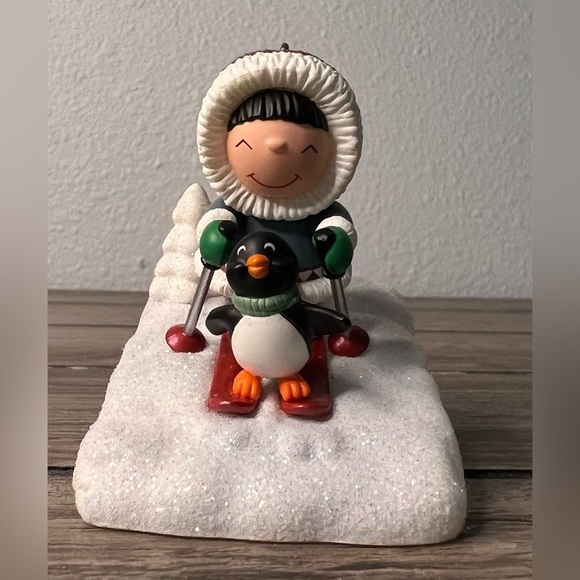 Hallmark NEW 2009 “Frosty Friends” Christmas Ornament 30th in the Series - Picture 3 of 10